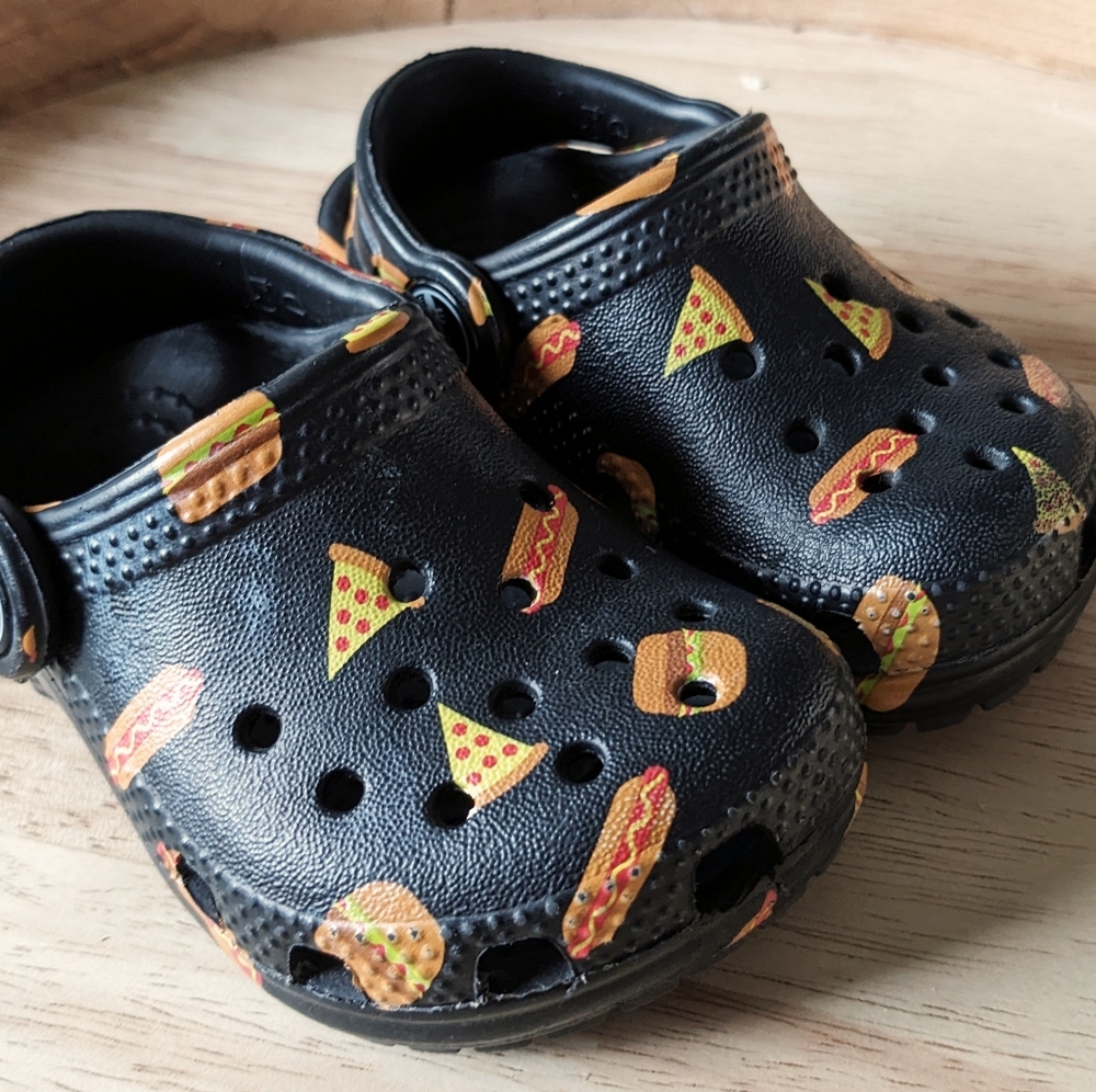 Toddler Crocs size 4